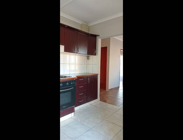 2 BEDROOM FREESTANDING FOR SALE IN HIGH RIDGE